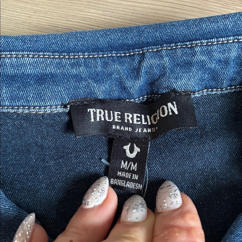 True Religion Oversized Denim Button up Shirt Crystal logo Women’s M NWT Western - Picture 6 of 14